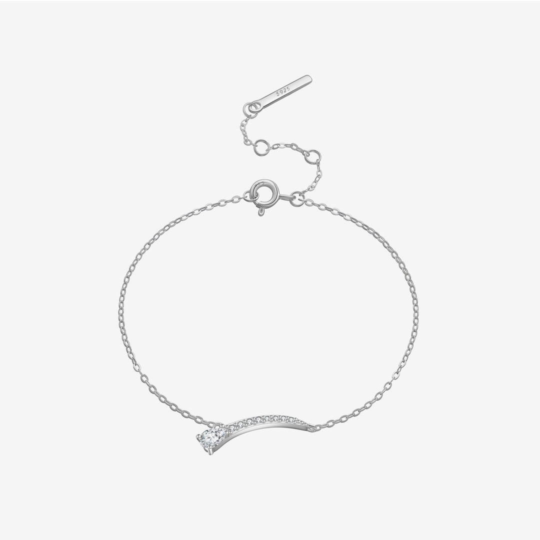 Golden Horn Charm Beacelet