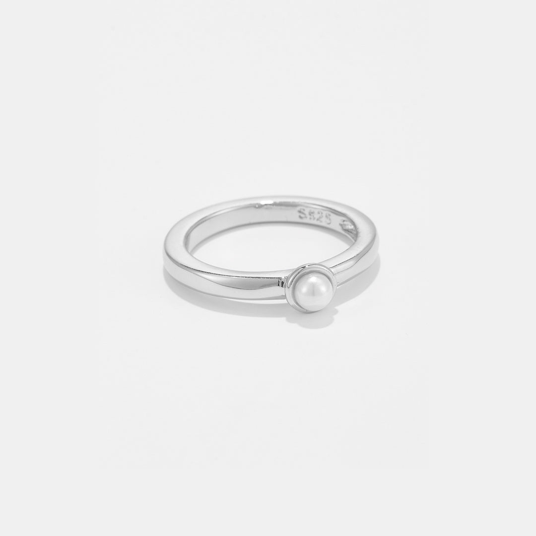 Luna Dot Ring